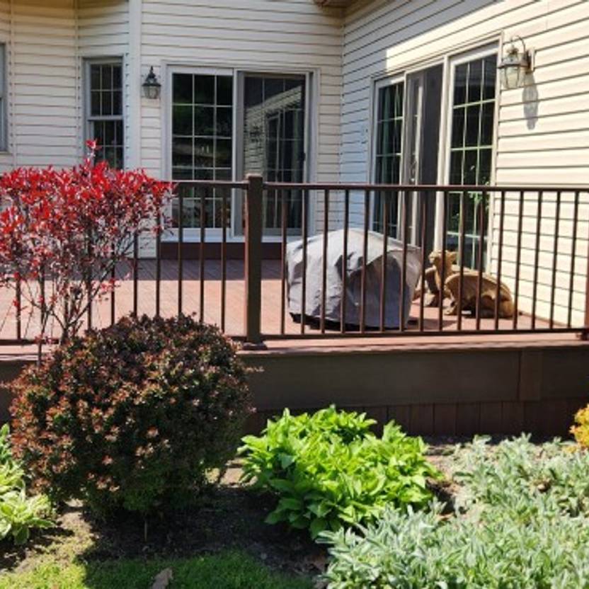 chain-of-decks connecting home entrances